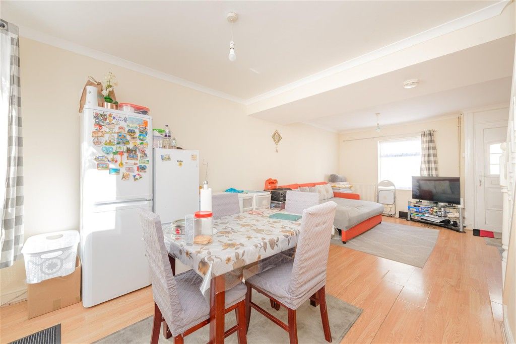 Property photo 2 of 7 Lounge/Diner