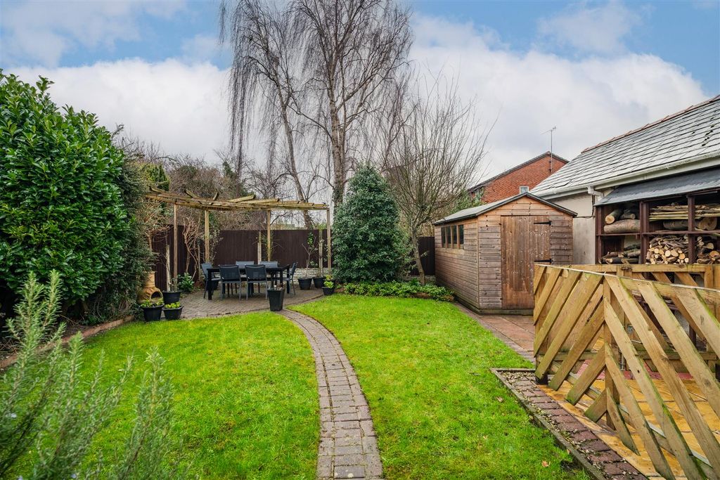 Property photo 2 of 19 Garden.Jpg