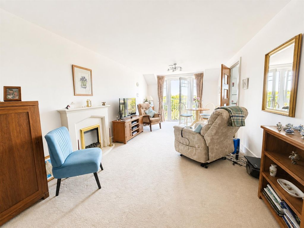 Property photo 3 of 18