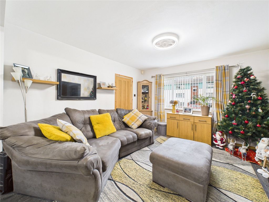 Property photo 3 of 22 Picture No. 02