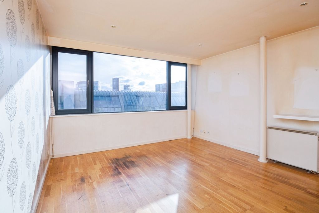 Property photo 2 of 8 Photo