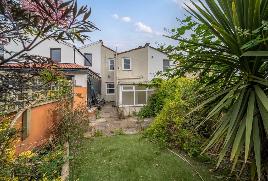 Property photo 1 of 16 1296097-4-682Ae2A...