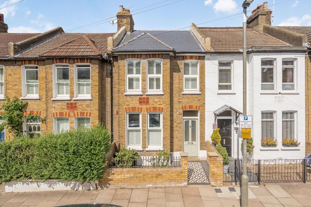 Property photo 1 of 9