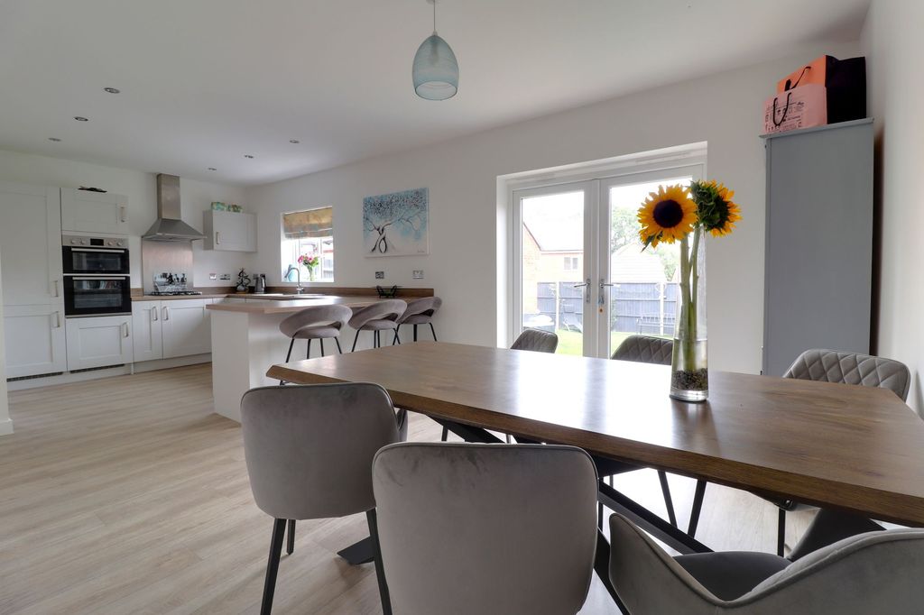 Property photo 3 of 14 Family Dining Kitchen