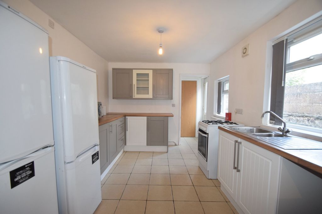 Property photo 3 of 12 Photo 11