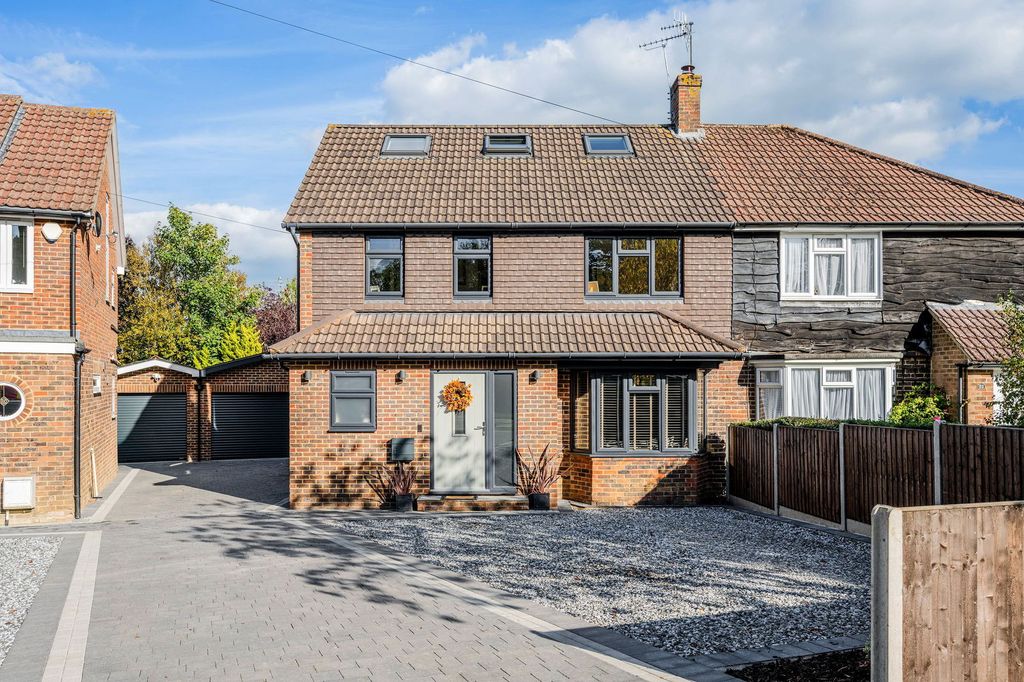 Property photo 1 of 18