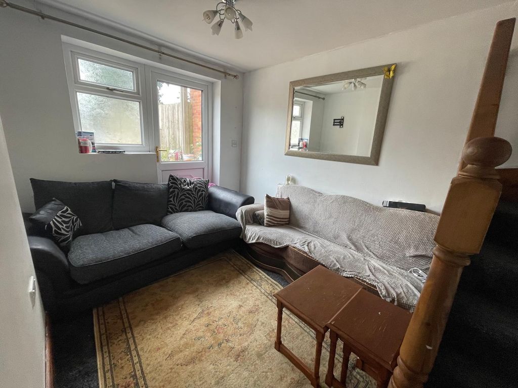 Property photo 2 of 8
