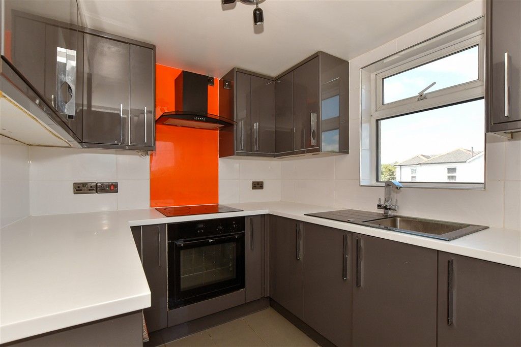 Property photo 2 of 12 Kitchen