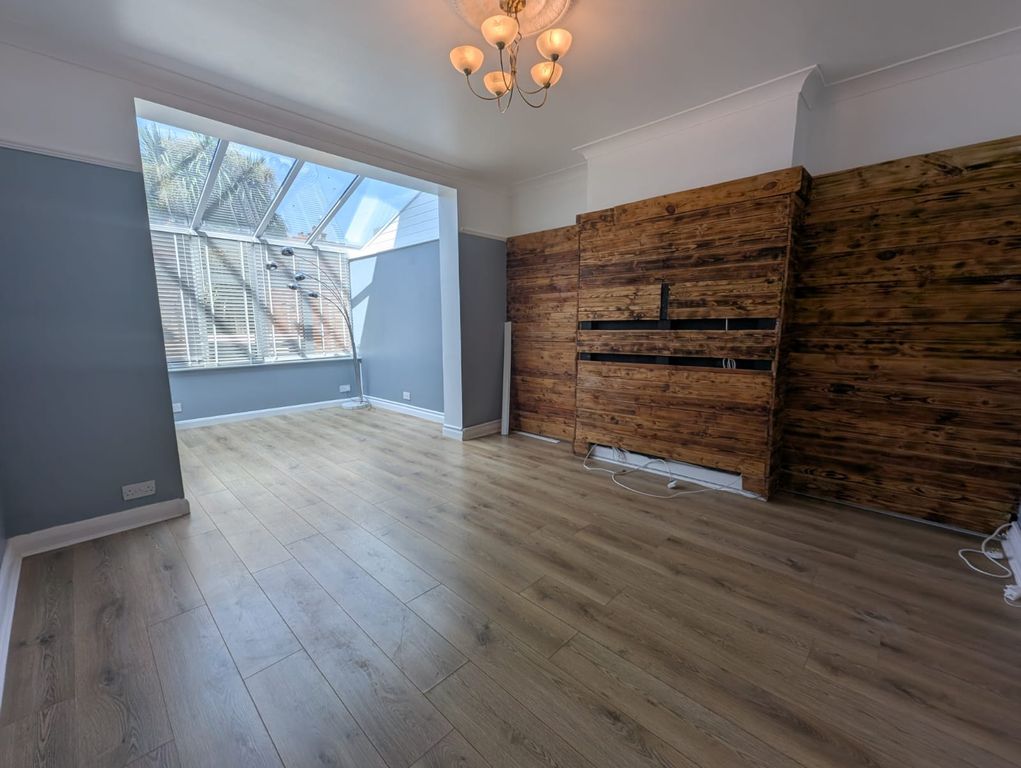 Property photo 1 of 14 Spacious And Stylish 3-Bed Family Home