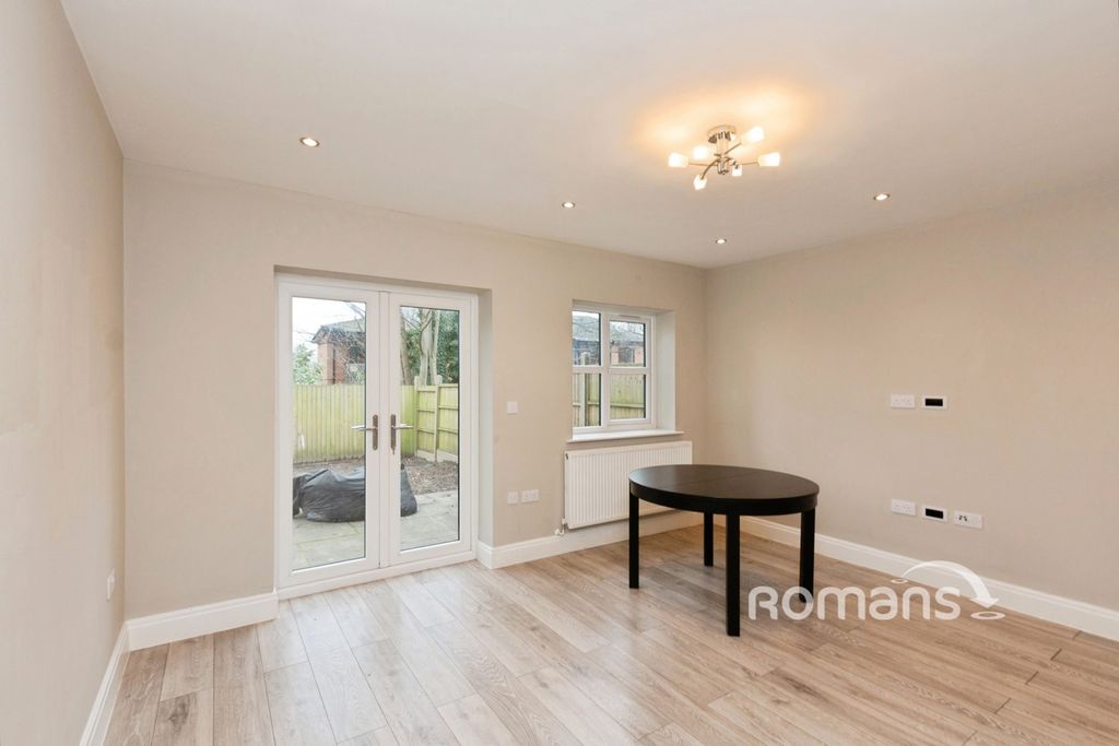 Property photo 2 of 11 Pbox-Img.Jpg