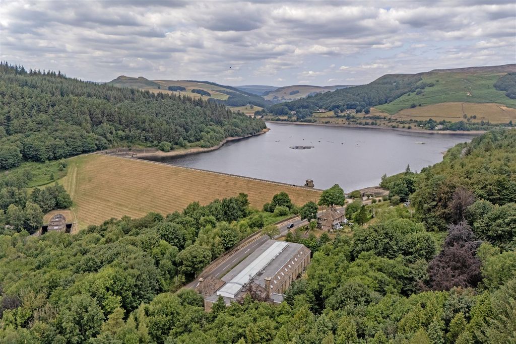 Property photo 1 of 30 Drone