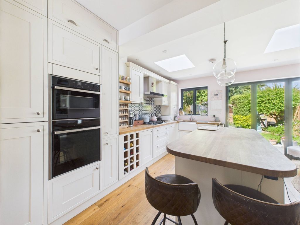 Property photo 3 of 14 Kitchen