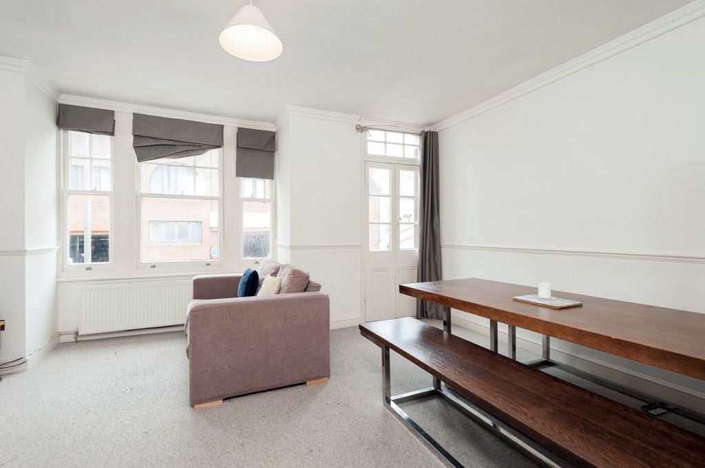 Property photo 3 of 9 (Main)