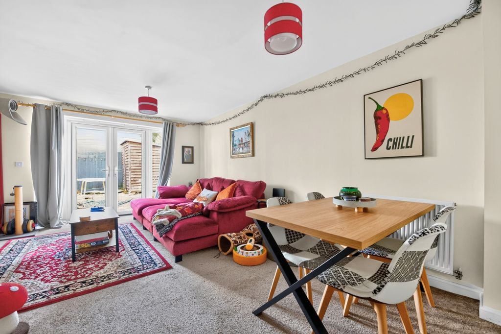 Property photo 3 of 9 Pbox-Img.Jpg