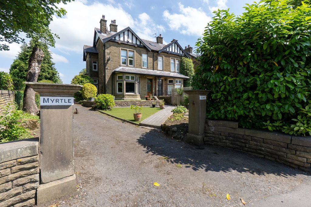 Property photo 1 of 59