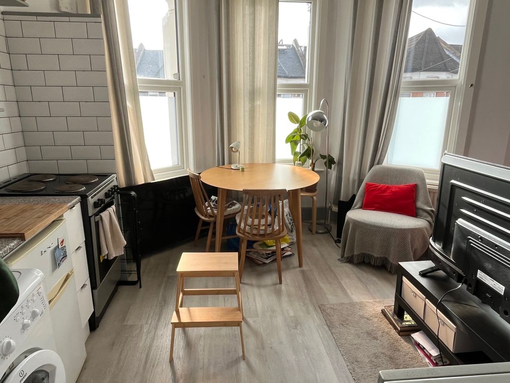 Property photo 2 of 5