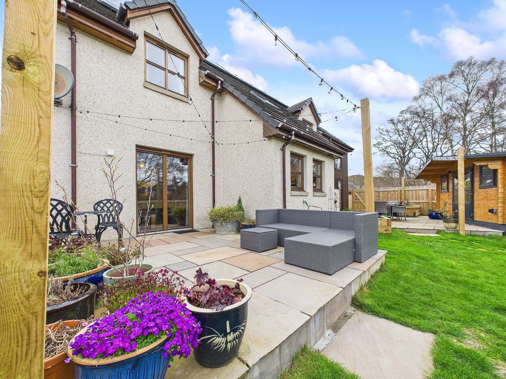 Property photo 2 of 35
