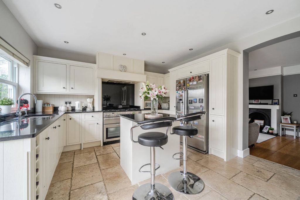 Property photo 1 of 18 Kitchen