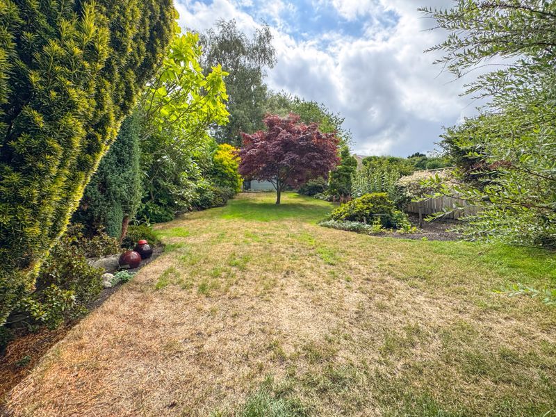 Property photo 2 of 16 Garden