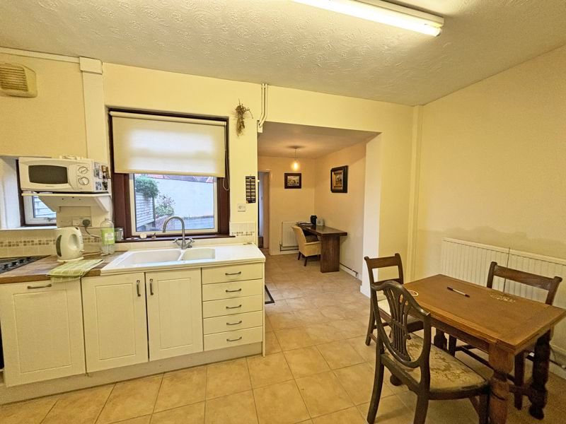 Property photo 2 of 14 Kitchen/Dining Room