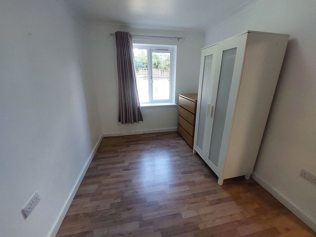Property photo 2 of 8 Primary Bedroom
