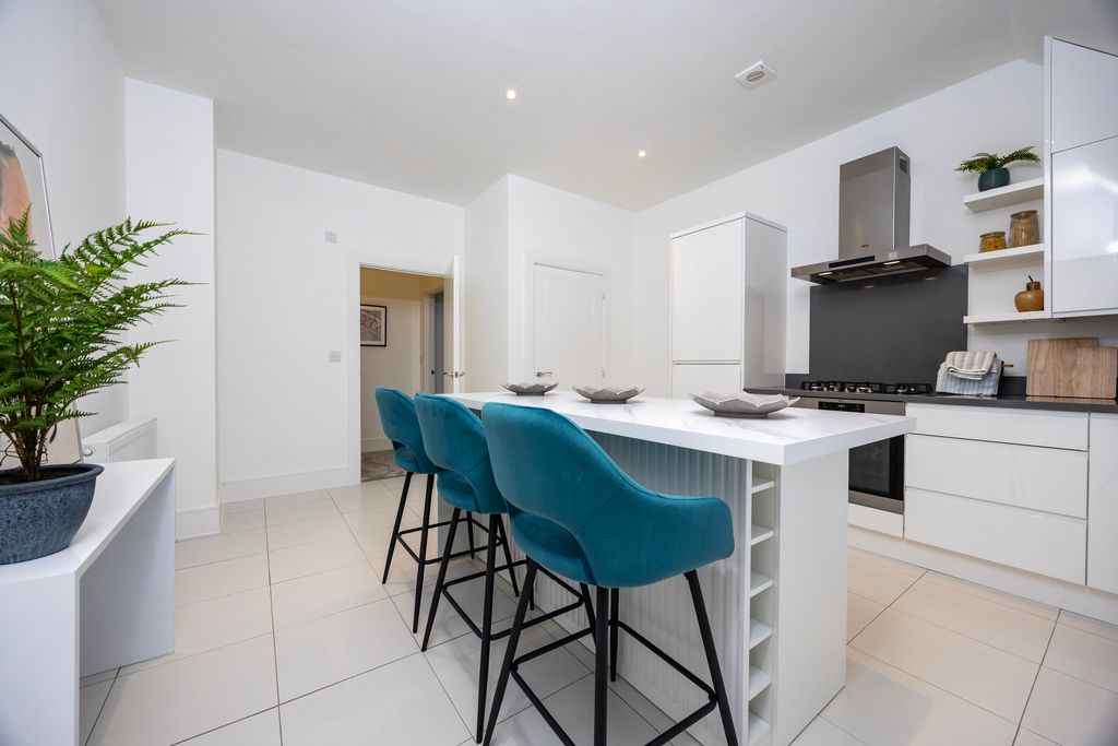 Property photo 2 of 5 Lh Nhc Wilshere Park The Frythe 161 12