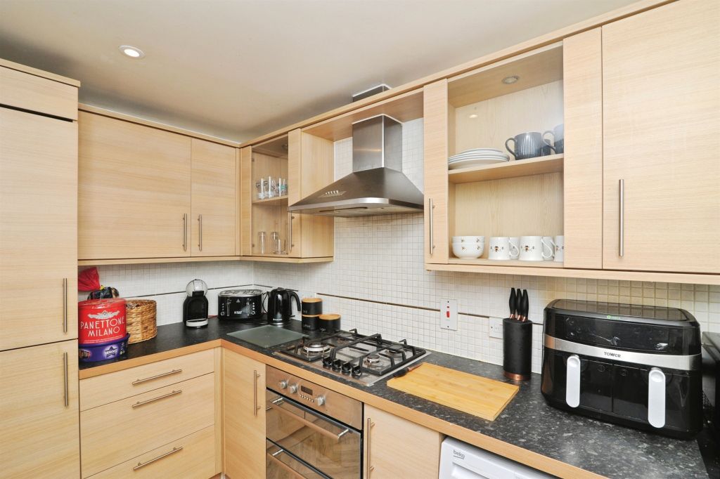 Property photo 3 of 16