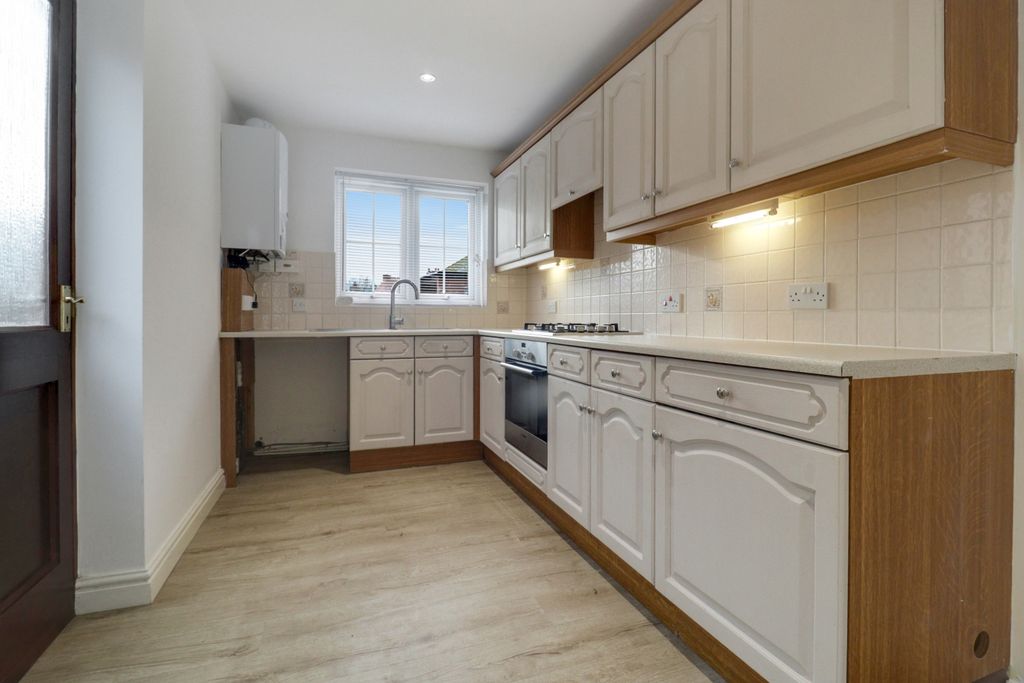 Property photo 2 of 13 Img_1590-Img_1592