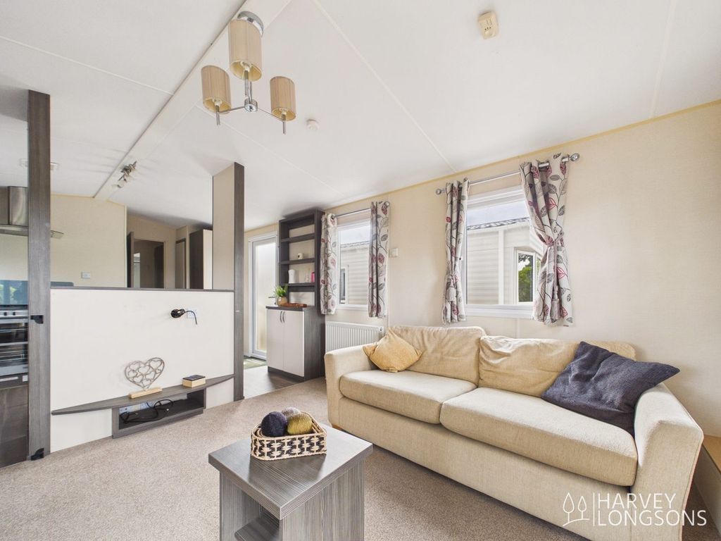 Property photo 2 of 16 2015 Regal Henley Malvern View Open Plan Lounge
