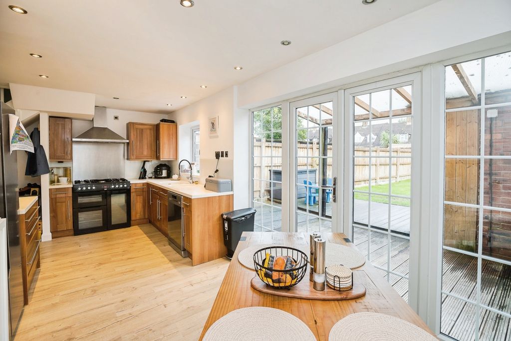 Property photo 2 of 17 Photo