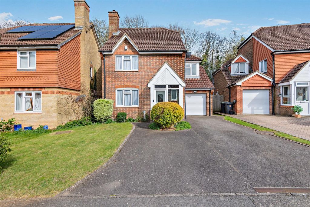 Property photo 1 of 26 8687746-Exterior08-800.Jpg