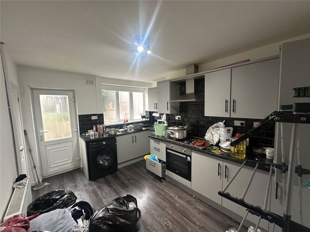 Property photo 3 of 12 Picture No. 11