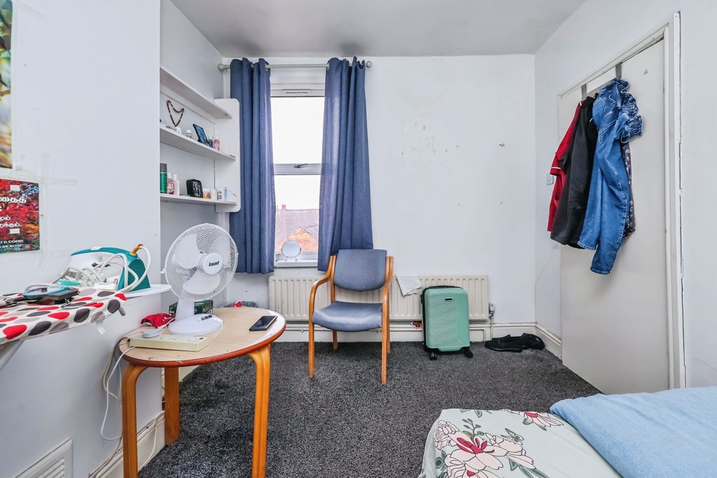 Property photo 3 of 19