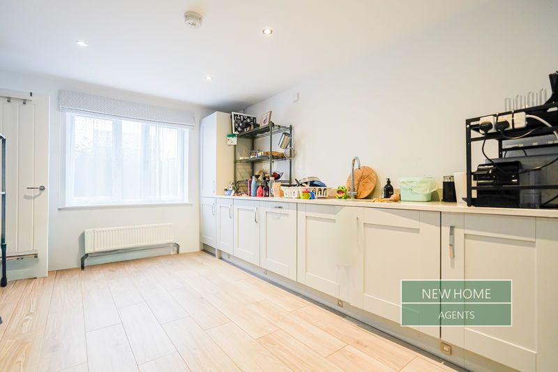 Property photo 3 of 32 Photo 7