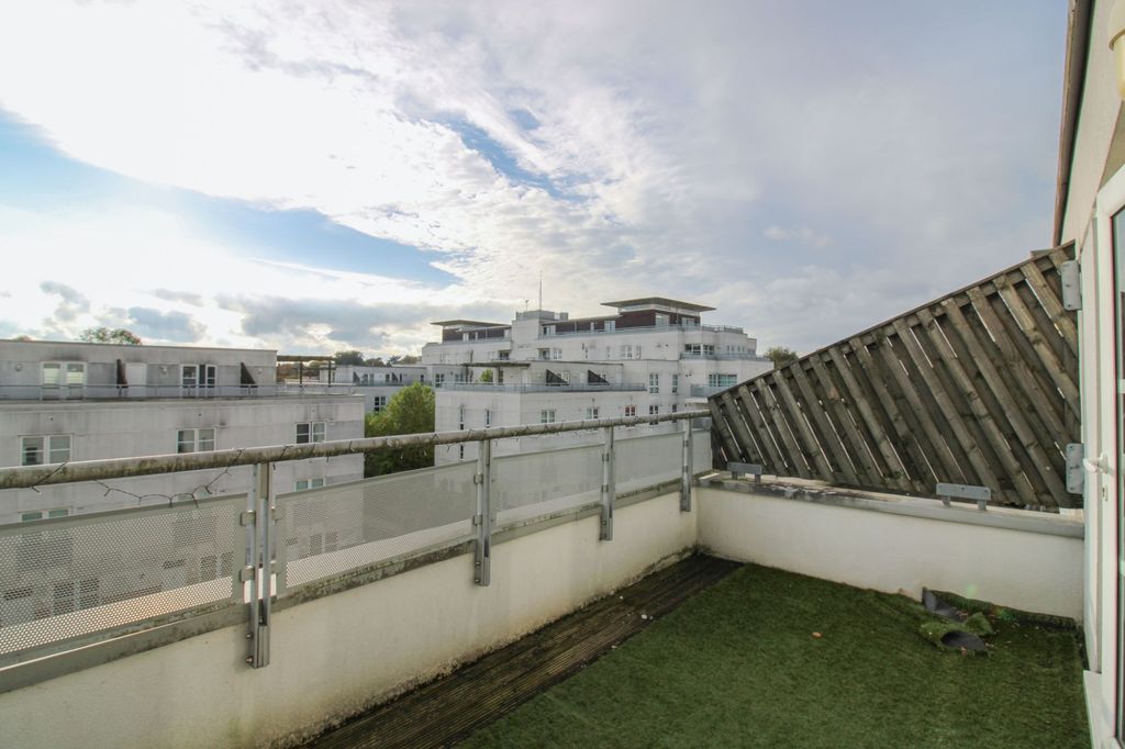 Property photo 3 of 24