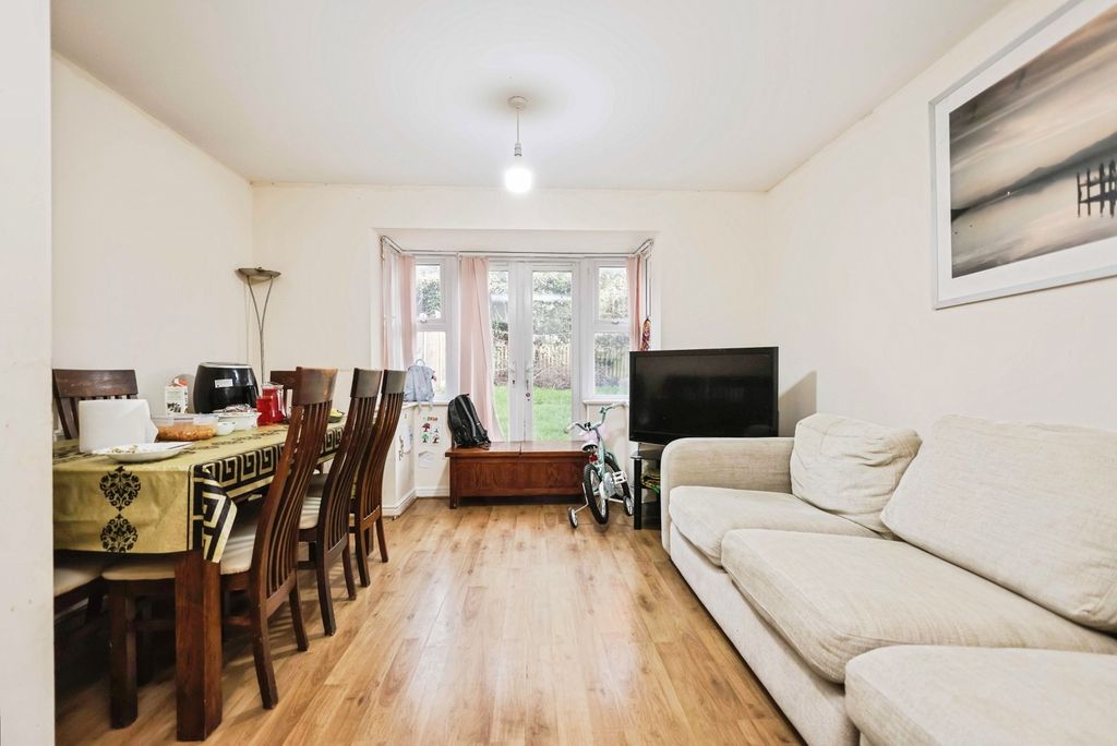 Property photo 2 of 12 Pbox-Img.Jpg