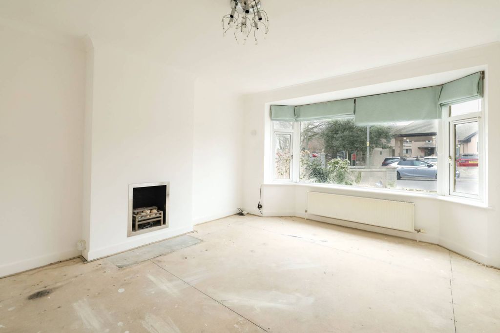 Property photo 2 of 24