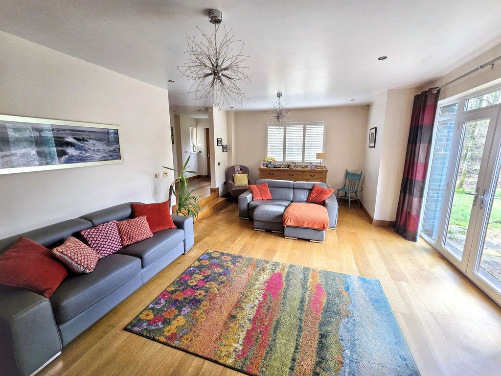 Property photo 3 of 21