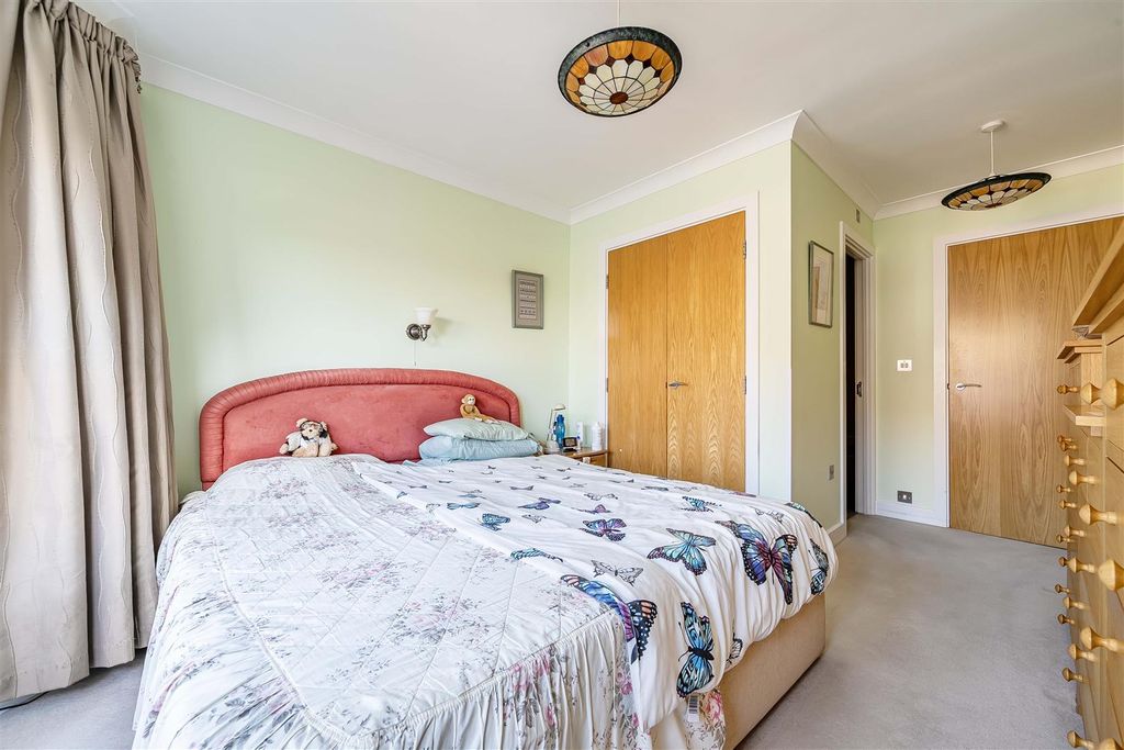 Additional image 17 of 2 bed flat for sale15 King George's Drive, Liphook GU30