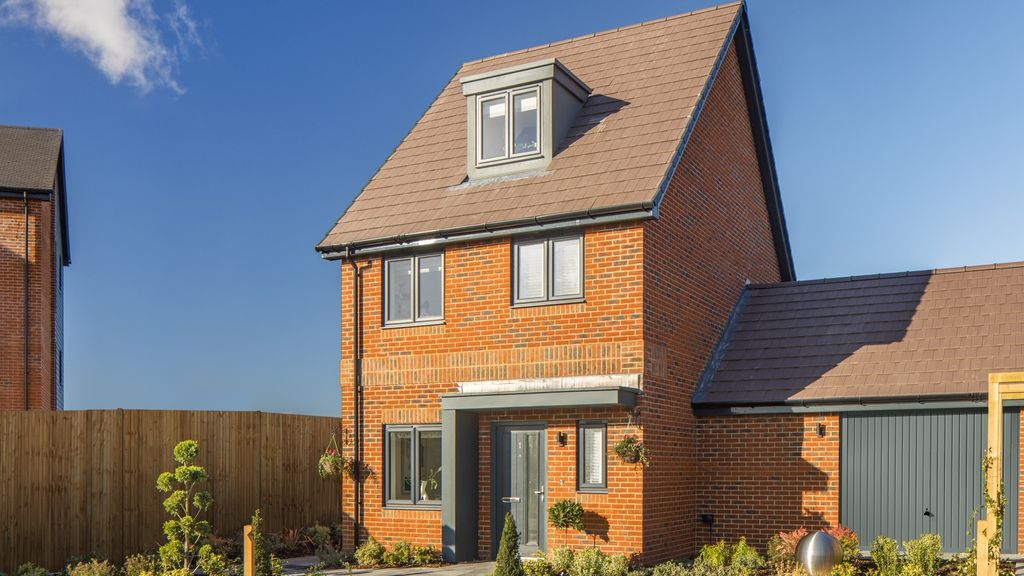 Property photo 1 of 9 Furzefield (Mowbray Village), Horsham