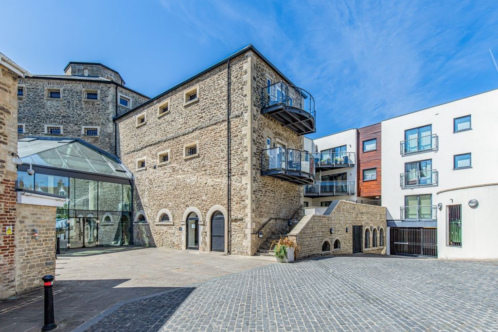 Property photo 1 of 8 129557