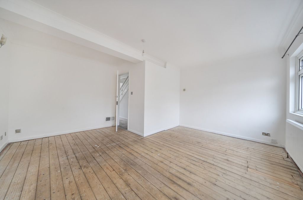 Property photo 1 of 13 1465303-15-6A0c32...