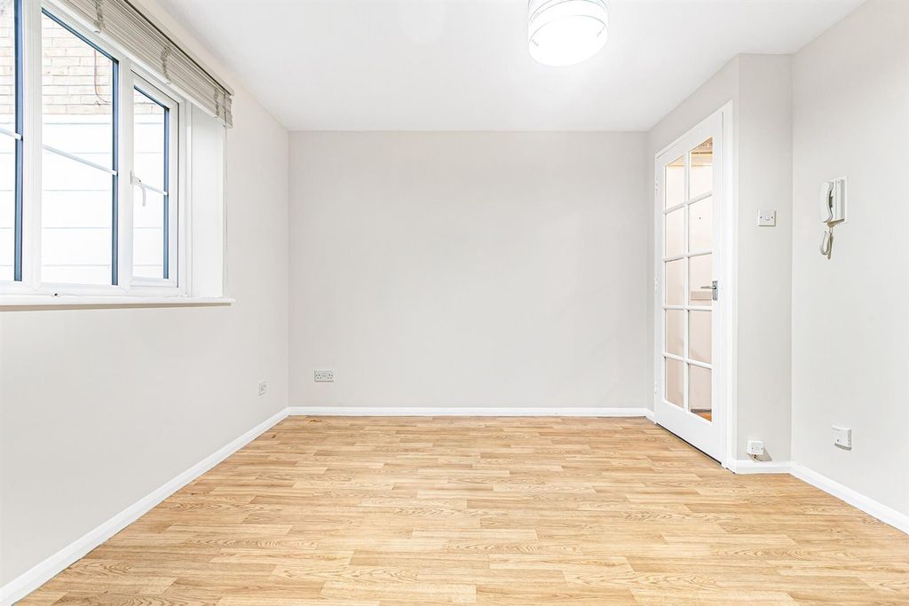 Property photo 2 of 7 22_72580.Jpg