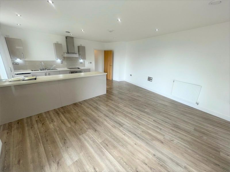 Property photo 3 of 8 Photo 7