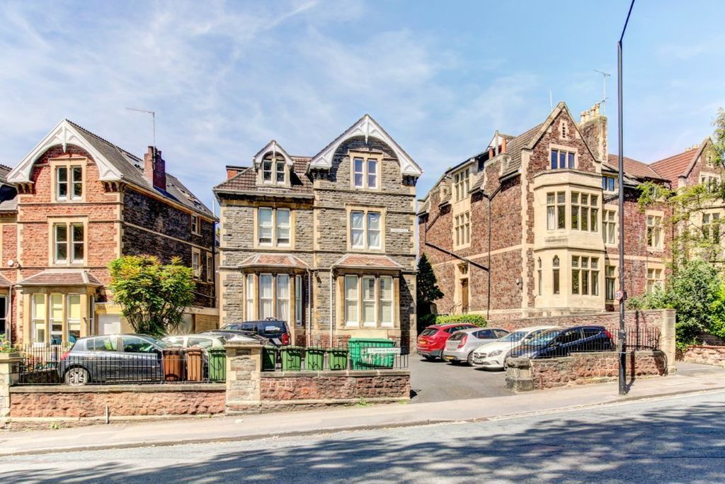 Property photo 1 of 12 External