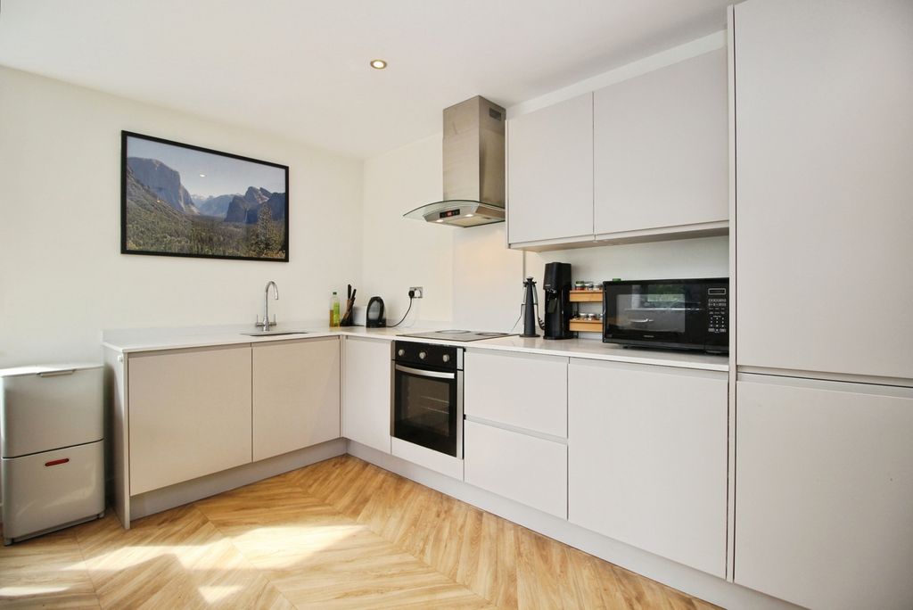 Property photo 2 of 14 Pbox-Img.Jpg