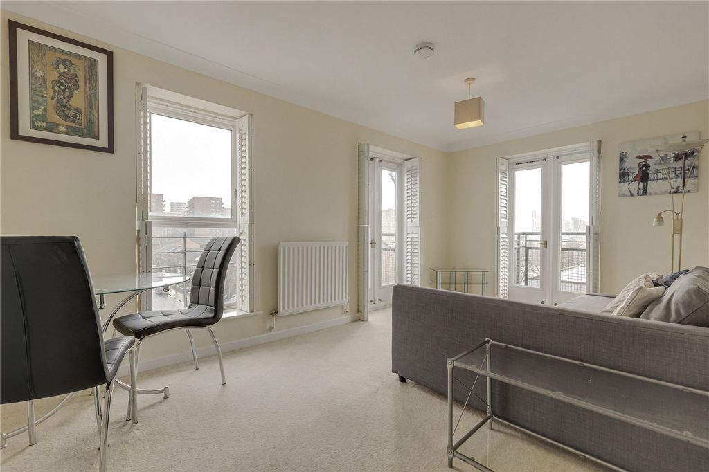 Property photo 2 of 8 Reception