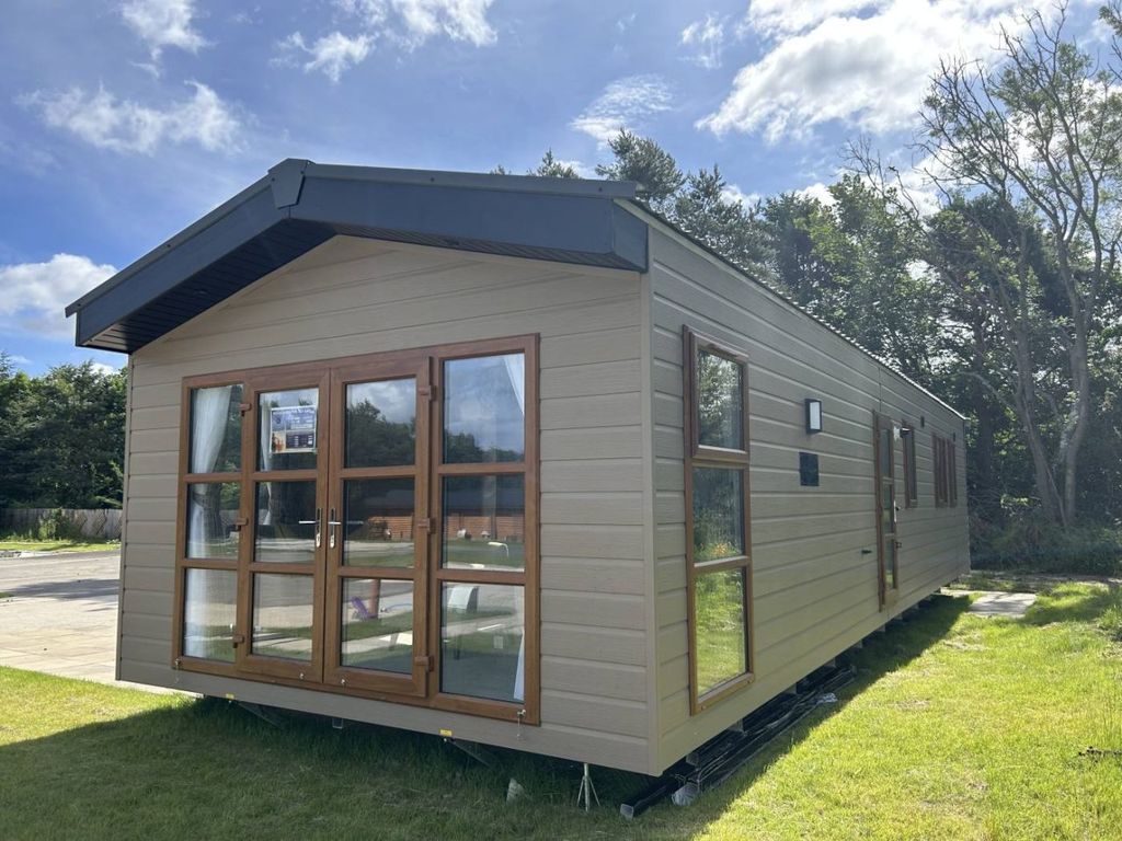 Property photo 1 of 8 Exterior 4