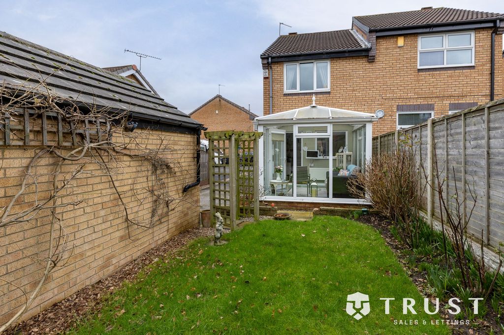 Property photo 2 of 28