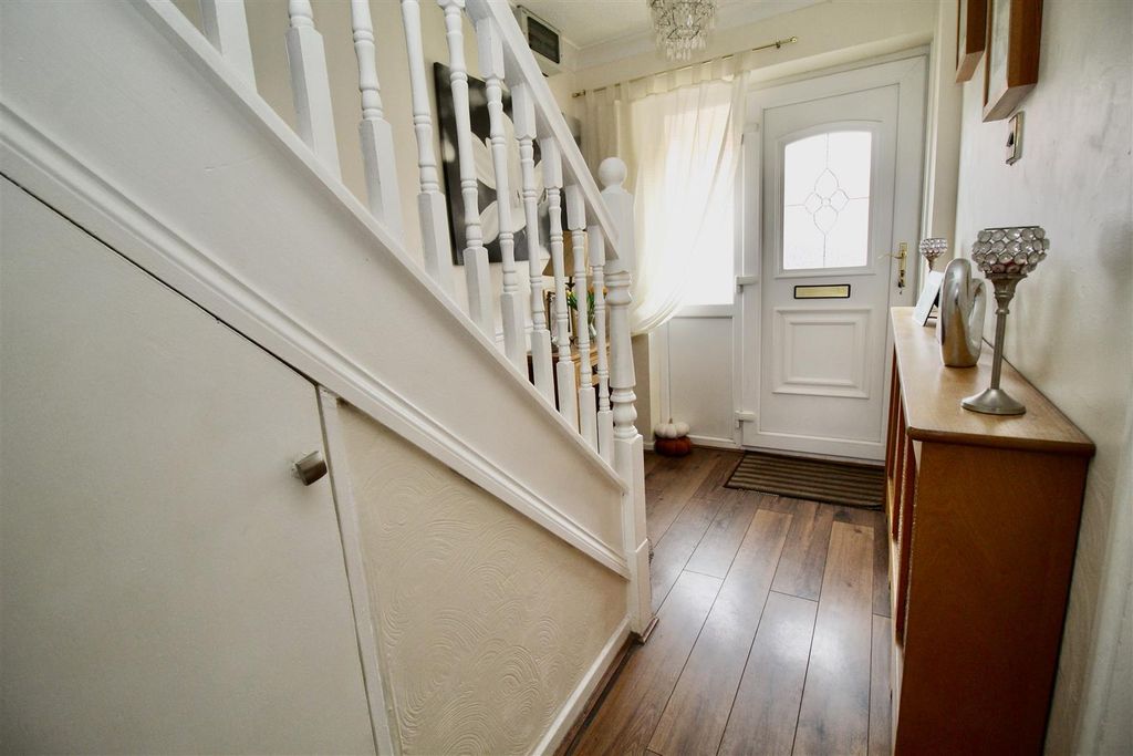 Property photo 2 of 15 Entrance Hallway